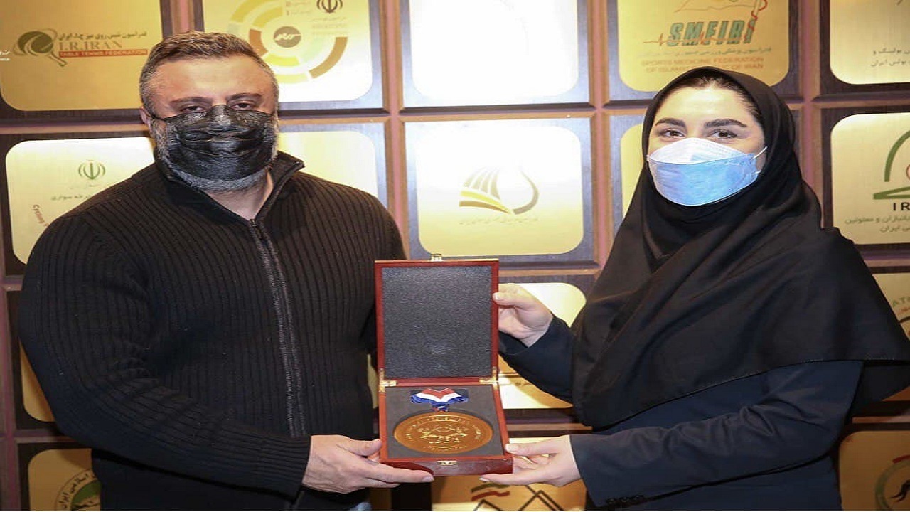درودی نشان قهرمانی ایران در مسابقات جهانی را تقدیم موزه ملی ورزش کرد