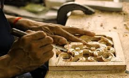 منبت کاری یا کنده کاری روی چوب از قدیمی&zwnj;ترین هنر&zwnj;های دستی درجهان است