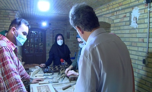 منبت کاری یا کنده کاری روی چوب از قدیمی&zwnj;ترین هنر&zwnj;های دستی درجهان است