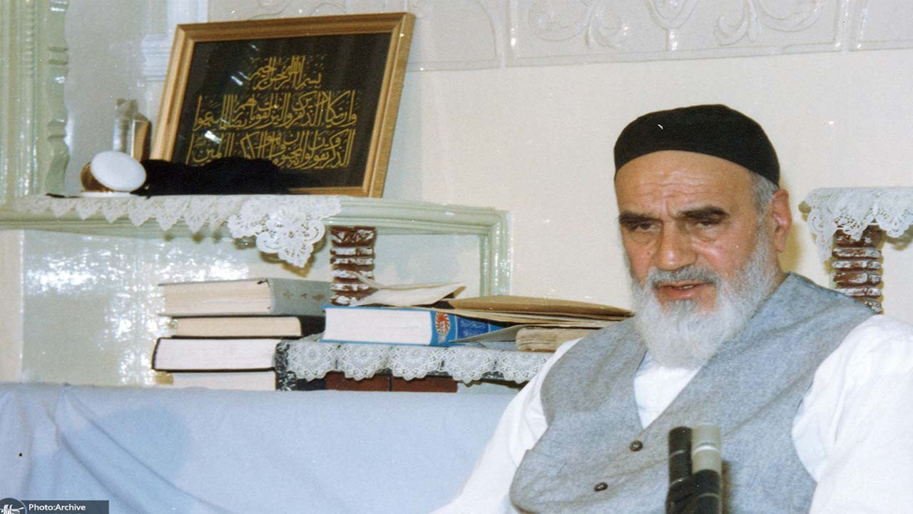 اولین تصویری که به حکم امام بر روی اسکناس ها زده شد مربوط به چه کسی بود؟