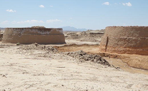 در اطراف روستای نصرآباد بیش از ۶٠ کوره آجر پزی در حال فعالیت هستند