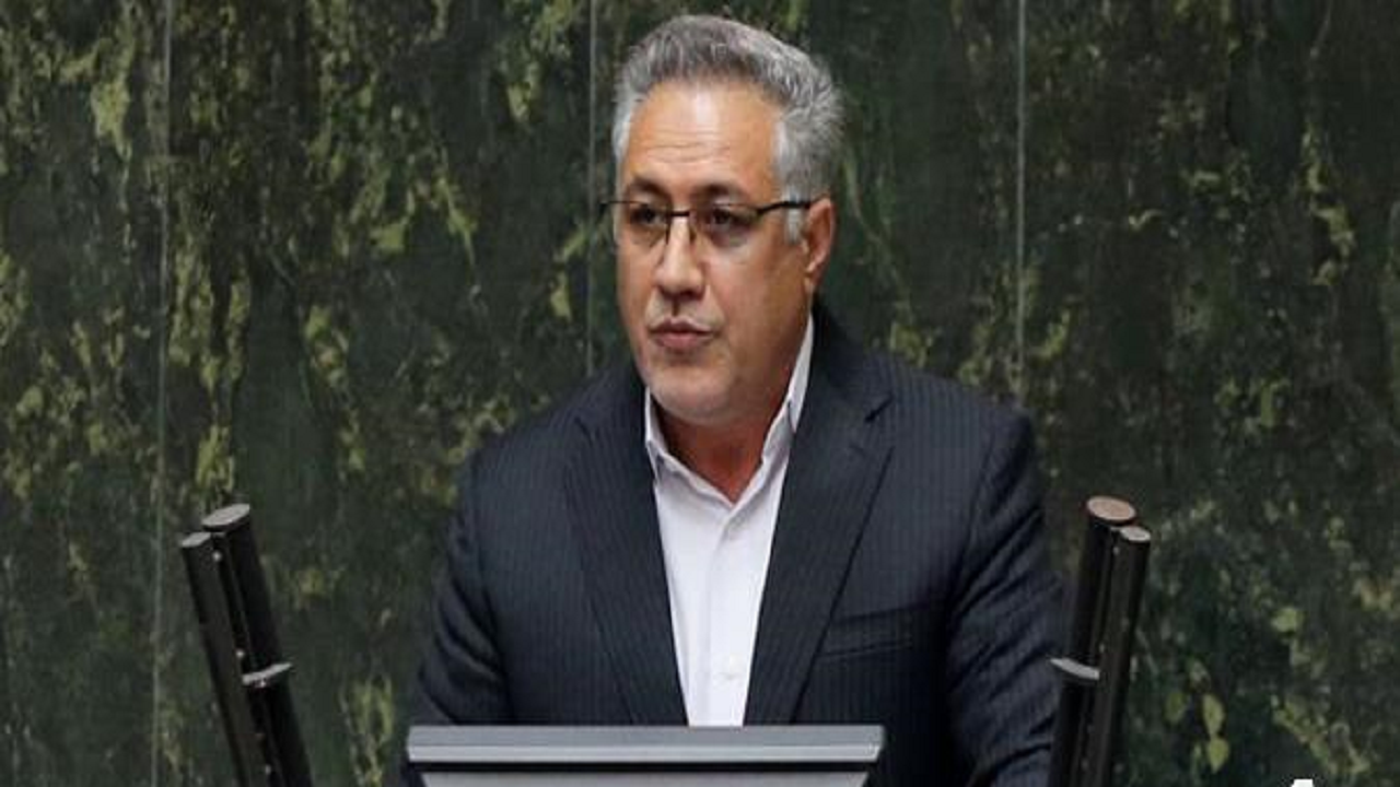 وزیر ارتباطات پای خود را از روی سیم اینترنت بردارد