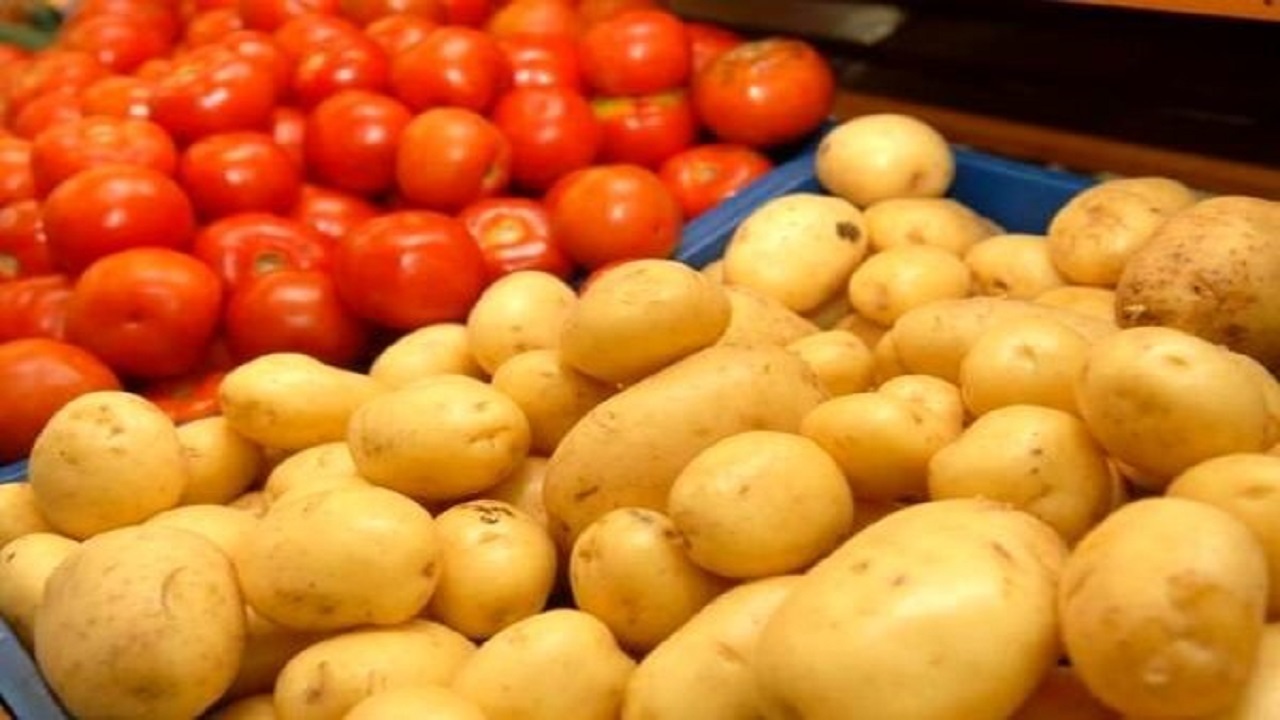 افزایش قیمت سیب زمینی و گوجه فرنگی در بازار