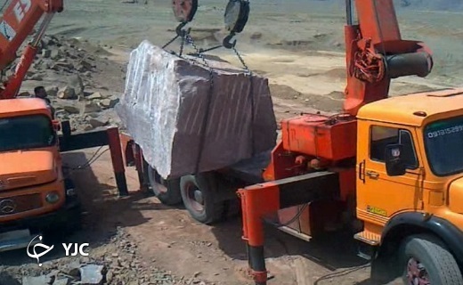 سنگتراشی  هنر بومی شهرستان مهریز/ تلاش هنرمندی مهریزی  برای تداوم هنر بومی