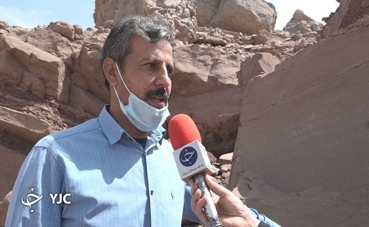 سنگتراشی  هنر بومی شهرستان مهریز/ تلاش هنرمندی مهریزی  برای تداوم هنر بومی