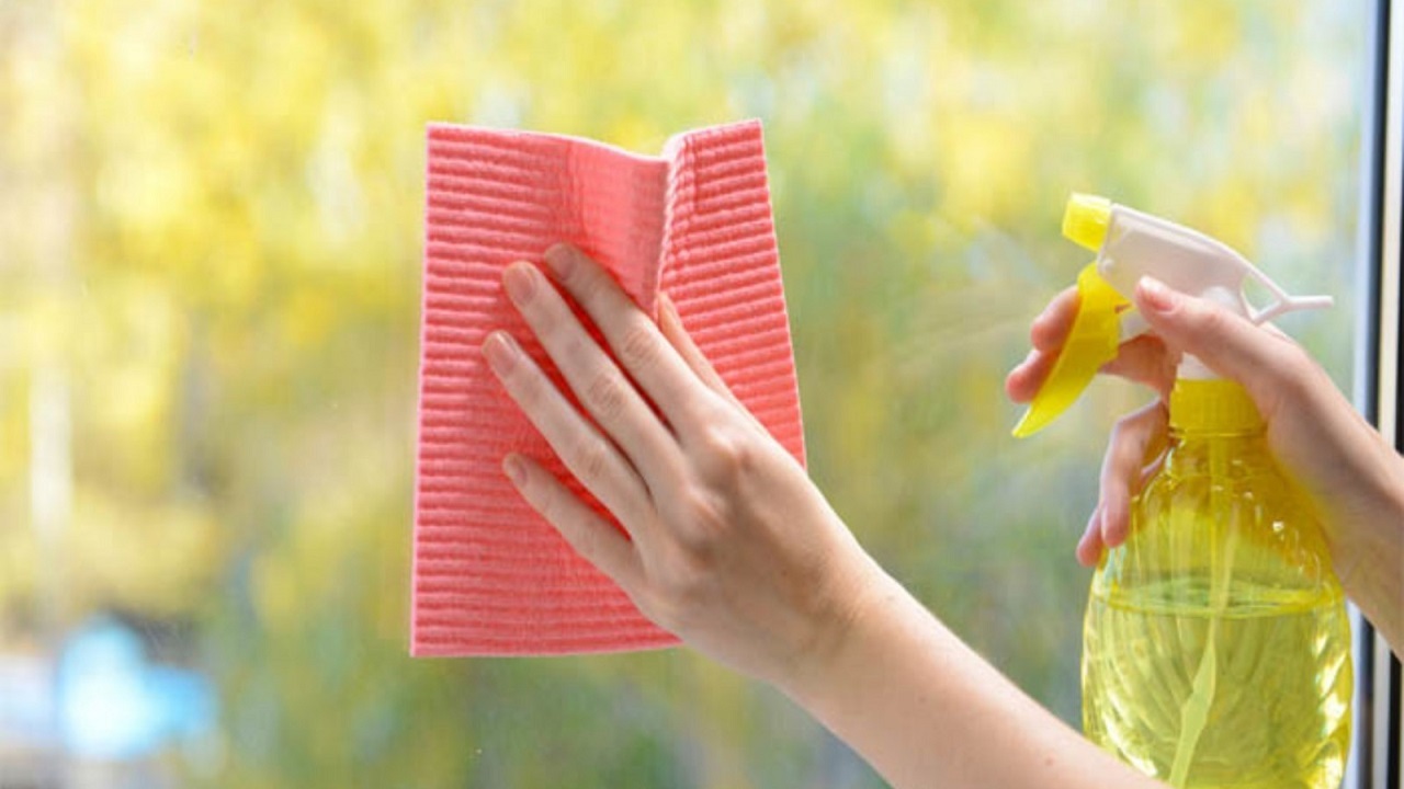 برای خرید شیشه پاک کن چقدر هزینه کنیم؟