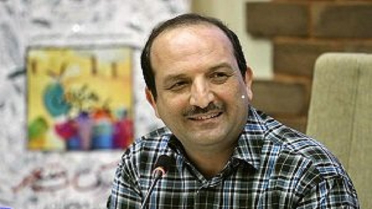 توزیع دیوان یاور همدانی در کتابخانه‌های عمومی استان همدان
