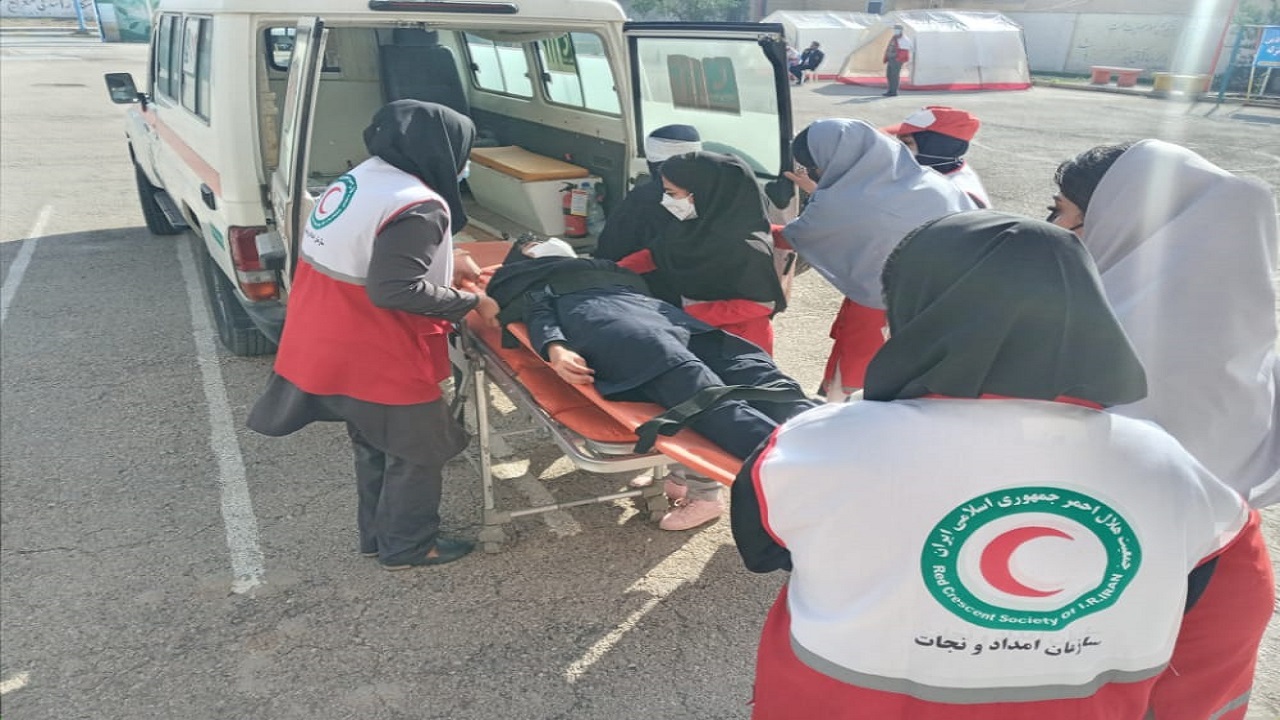 ۱۰ مدرسه شادگان در مانور سراسری زلزله و ایمنی مشارکت کردند