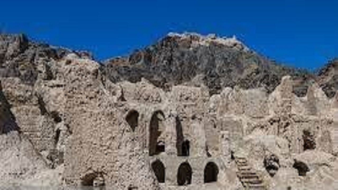 کوه خواجه زابل، کوهی شگفت آور به وسعت سیستان و در دل هامون