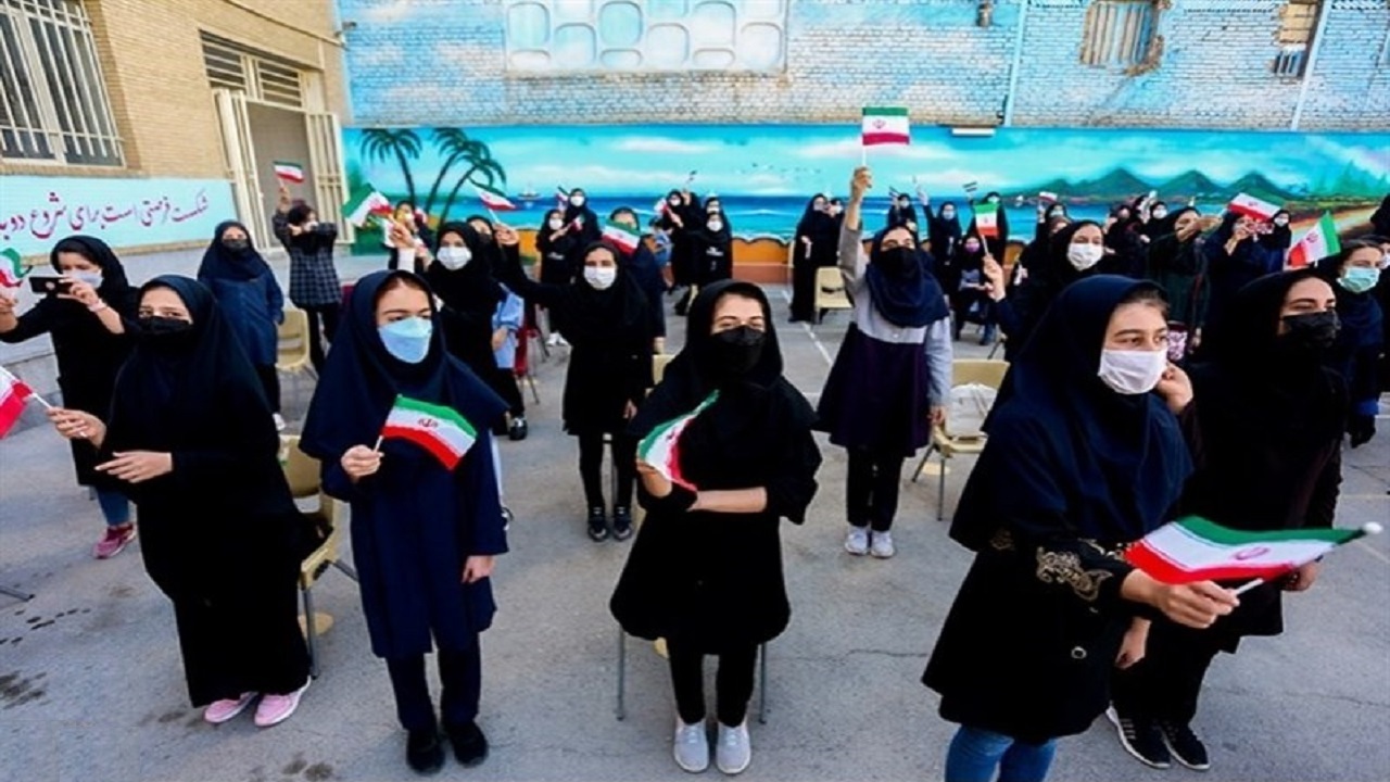 دانش آموزان آذربایجان غربی از ۱۴ فروردین در مدارس حضور می یابند/واکسیناسیون بیش از ۹۰ درصد دانش آموزان و معلمان استان
