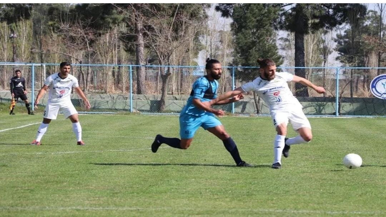 تساوی فجرسپاسی برابر گل گهر