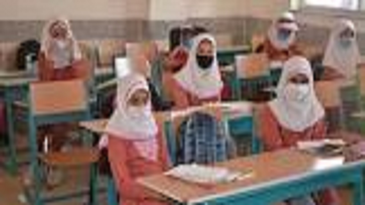 حضور ۲۲ هزار دانش آموز در ۲۷۰ مدرسه شهرستان بستان آباد