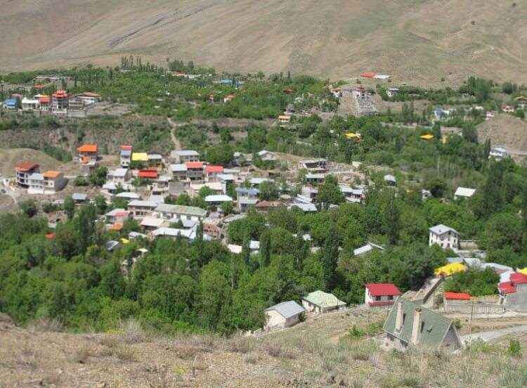 روستای ارنگه در جاده چالوس روستای ارنگه در جاده چالوس