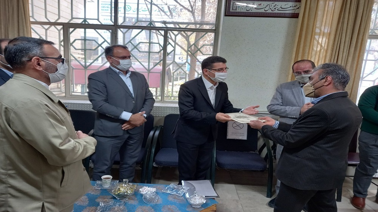 سرایدار مدرسه دستبند ۵۰ میلیونی را به دست صاحبش رساند