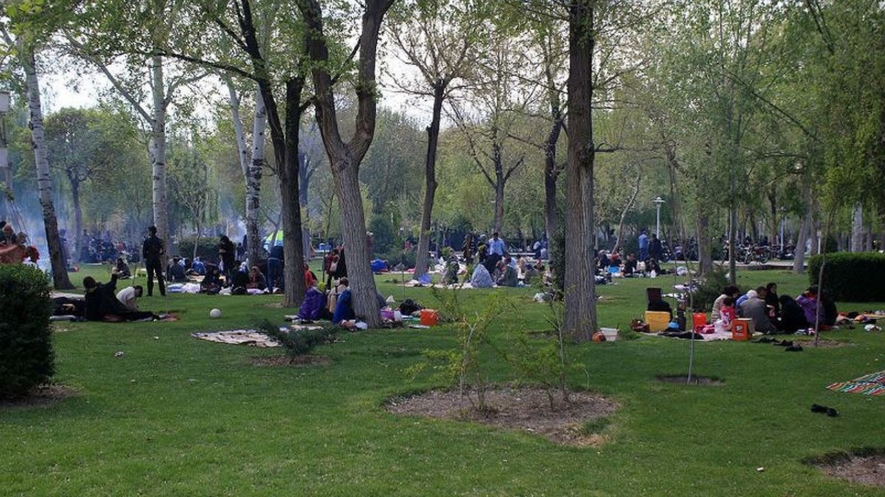 مشهد آماده طبیعت گردی در روز طبیعت