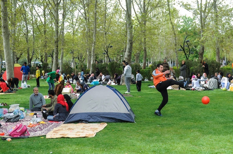 مشهد آماده طبیعت گردی در روز طبیعت