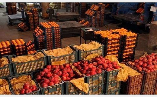 عاملان توزیع میوه را به درستی توزیع کنند.