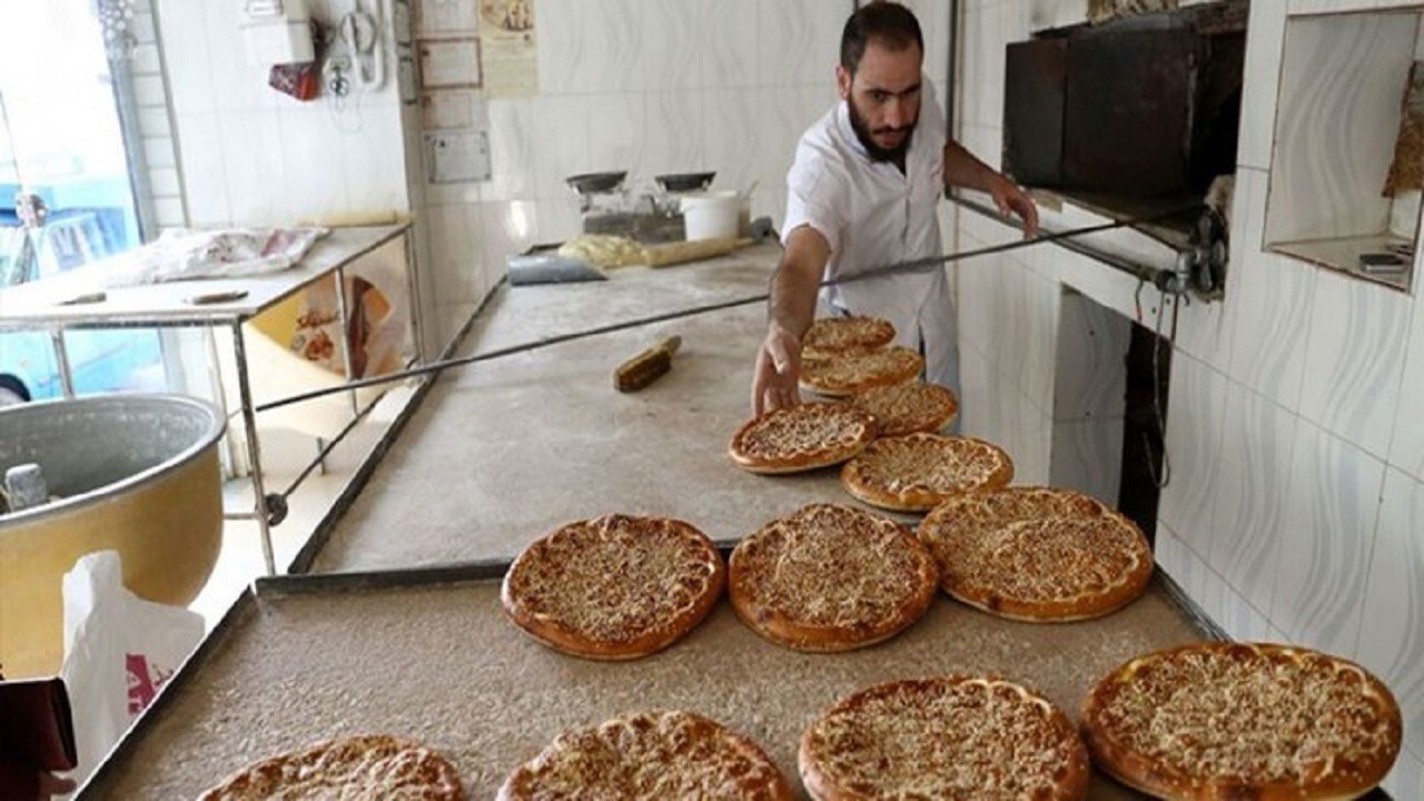 سهمیه آرد نانوایان متخلف کسر می‌شود