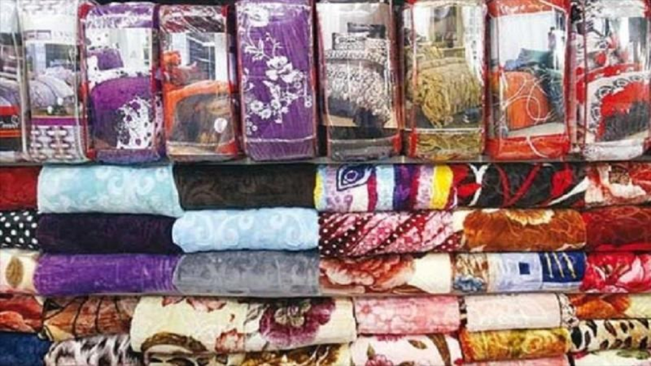 کشف انبار احتکار پتو و تشک در یزد