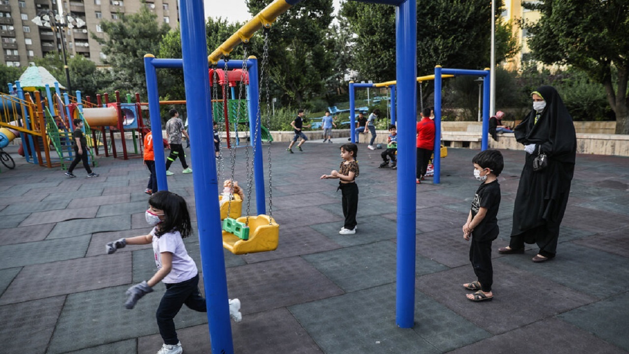 «تحصیلات» چه تاثیری در نگرش ایرانیان به فرزندآوری دارد؟