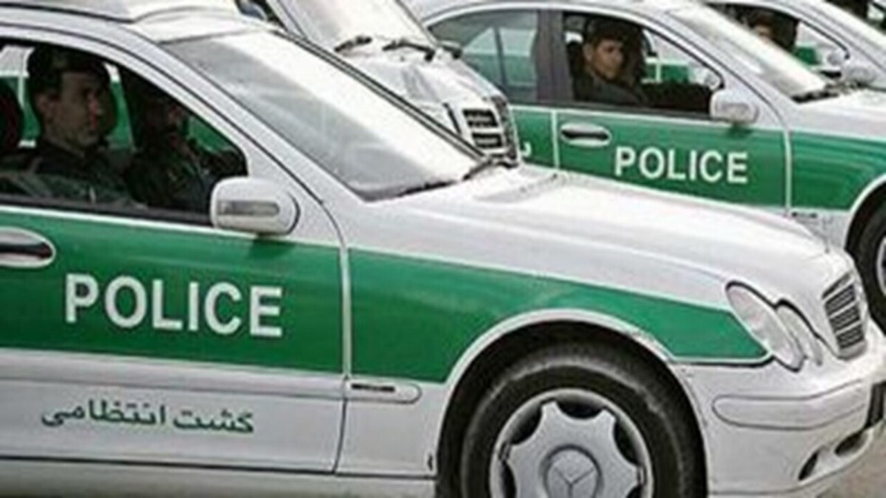 پولیس ایران کودک گمشده افغانستانی را به آغوش خانواده اش برگرداند