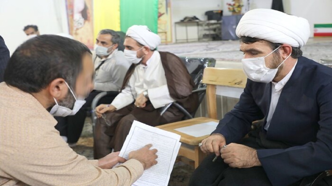 ۲۴۹ نفر از زندانیان استان قم سال گذشته از بند آزاد شدند