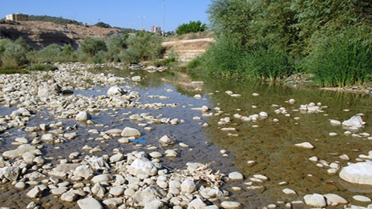 انحراف رودخانه و از بین رفتن زمین های زراعی + فیلم