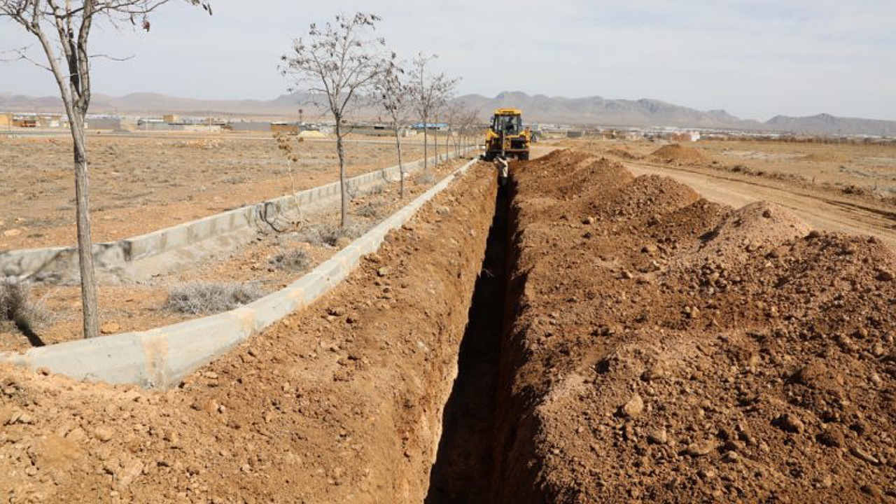 اصلاح و بازسازی شبکه آبرسانی ۹ روستای شهرستان تیران و کرون