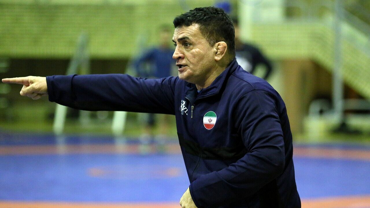 شک محمد بنا به عملکرد نادوی ایران