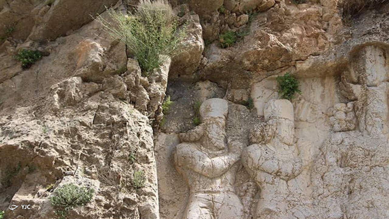 شکستن سنگ نگاره سراب بهرام شکستن سنگ نگاره سراب بهرام