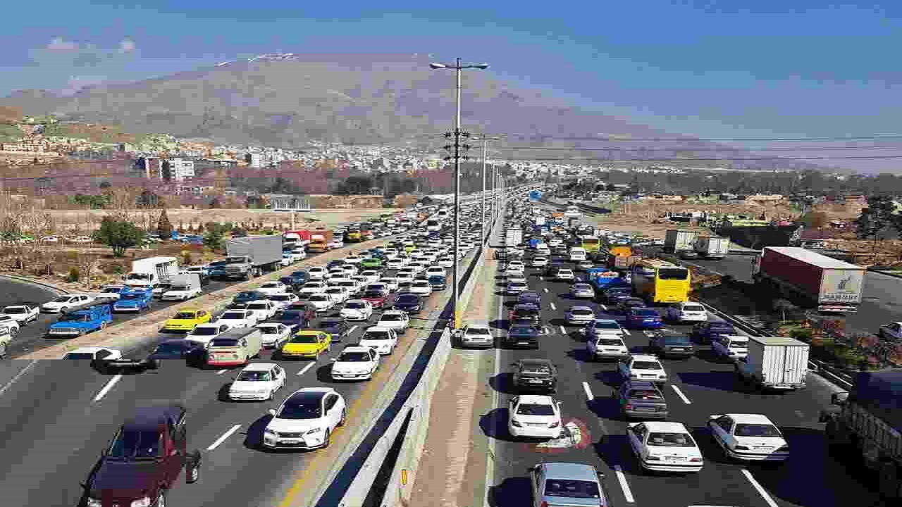ورود خودرو به قم در ایام نوروز نسبت به سال قبل ۵۶ درصد افزایش داشت