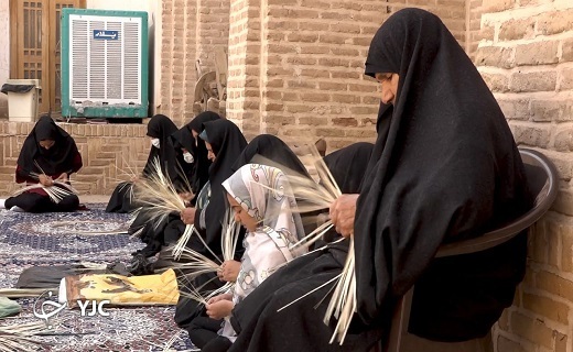 حصیربافی جلوه&zwnj;ای از فرهنگ دیار نخل و آفتاب