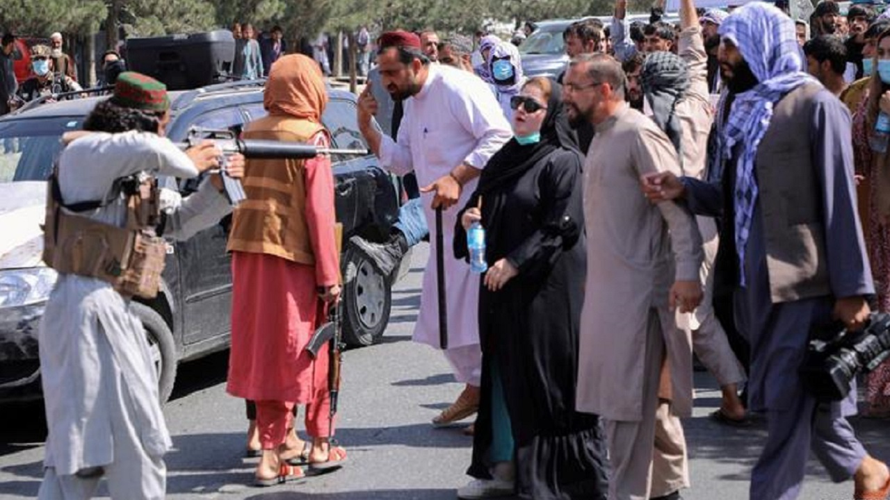 بیش از نیمی از جمعیت افغانستان به فکر ترک کشور هستند