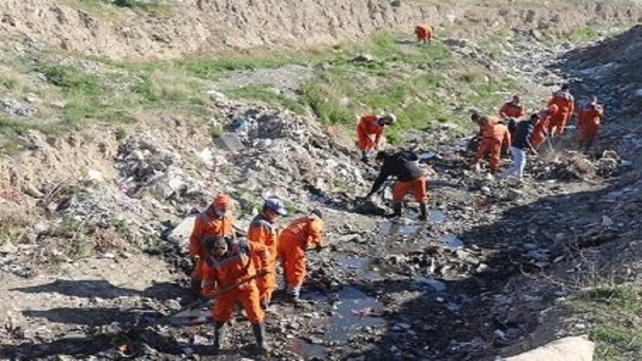 حاشیه نهر دلمبر پاکسازی شد
