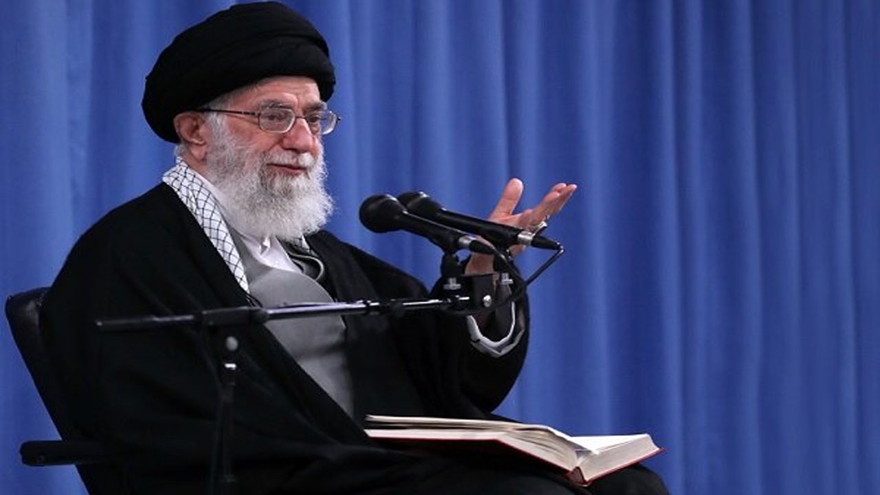 خدا با هیچ‌کس لج نمی‌کند