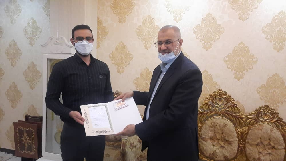 تقدیر فرماندار اهواز از اقدام قهرمانانه مریدالسادات در آتش سوزی منطقه زیتون کارمندی