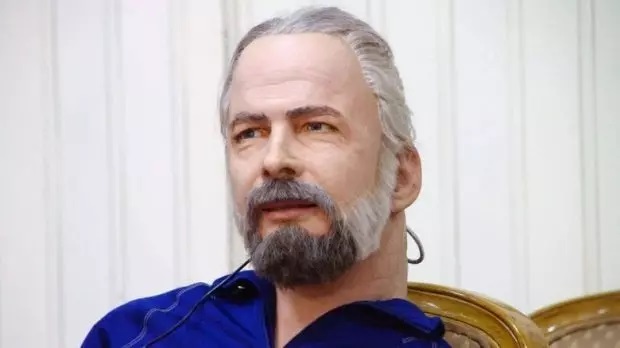 فیل ربات انسانی
