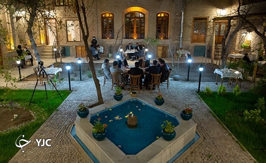 محوطه حیاط خانه تاریخی زعیم