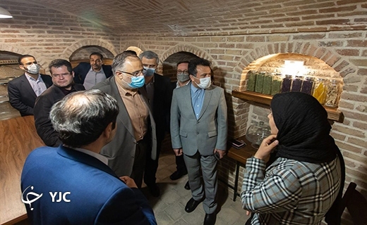 نمایی از فضای داخلی خانه تاریخی زعیم