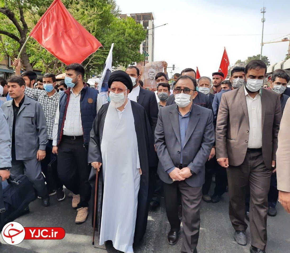 تشییع پیکر شهید اصلانی به سمت حرم مطهر رضوی+ فیلم و تصاویر