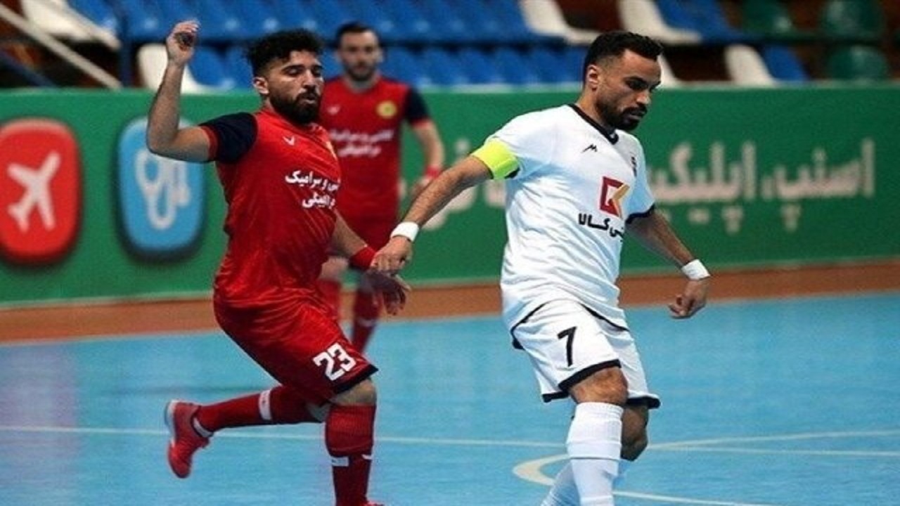 حسن زاده قراردادش را با گیتی پسند تمدید کرد