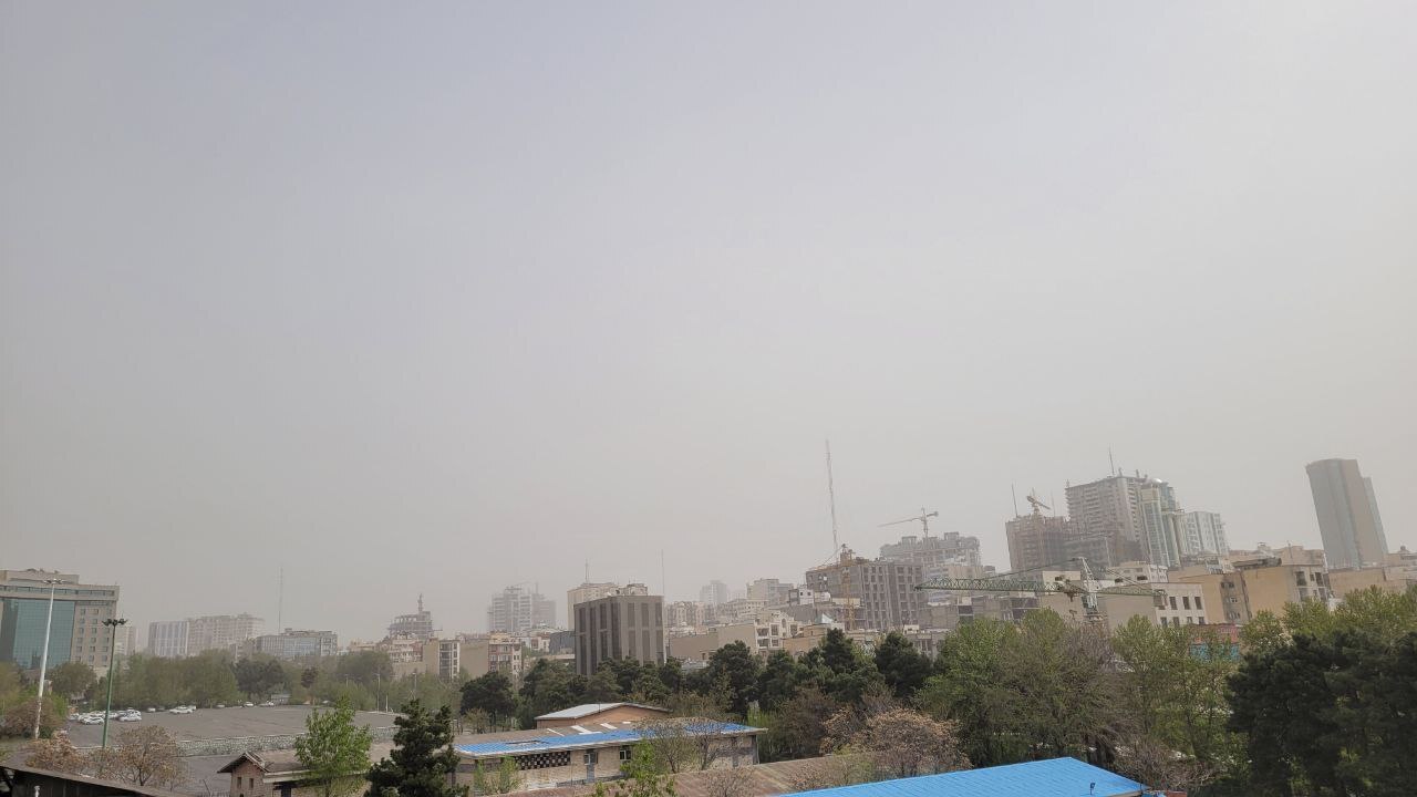 هوای تهران با میانگین ۳۷۹ واحد در وضعیت خطرناک است/ شاخص ۵۰۰ واحدی در ۳ منطقه تهران