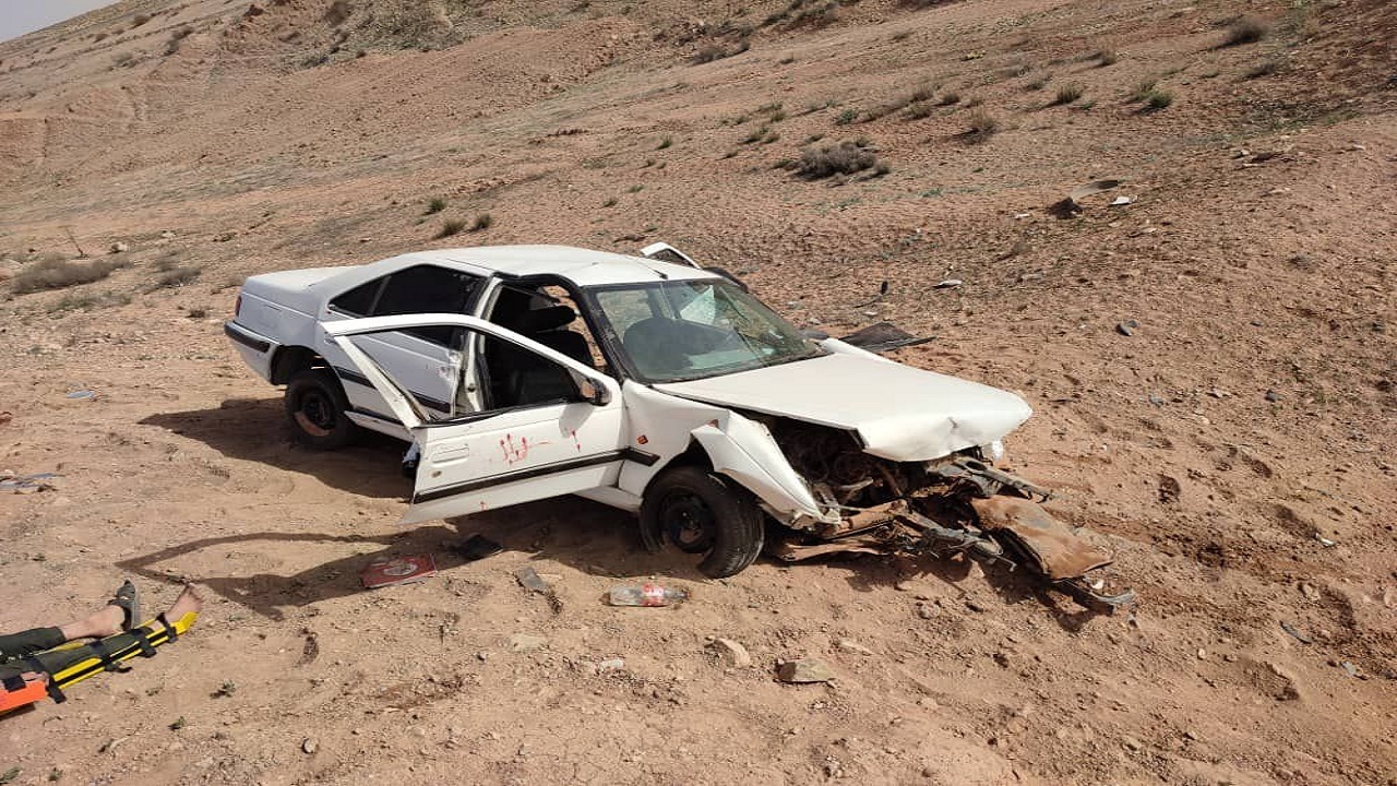 پنج مصدوم بر اثر واژگونی خودرو پژو پارس در محور میمه به دلیجان