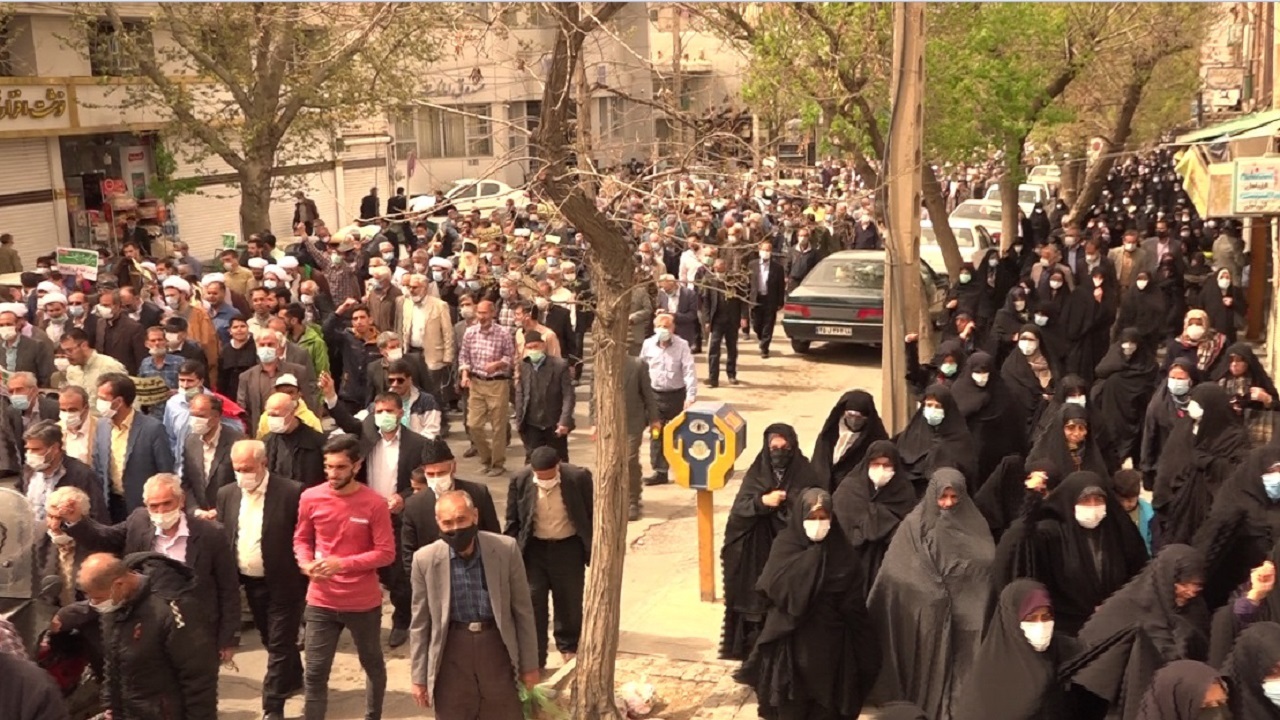 نمازگزاران همدانی کشتار حرم رضوی را محکوم کردند