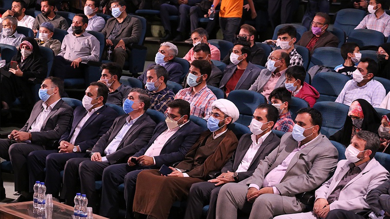 رونمایی از مستند به رنگ خون در شیراز