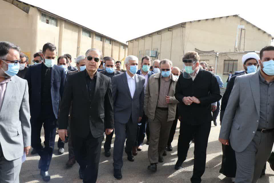بازدید وزیر ورزش و جوانان از طرح‌های ورزشی شازند