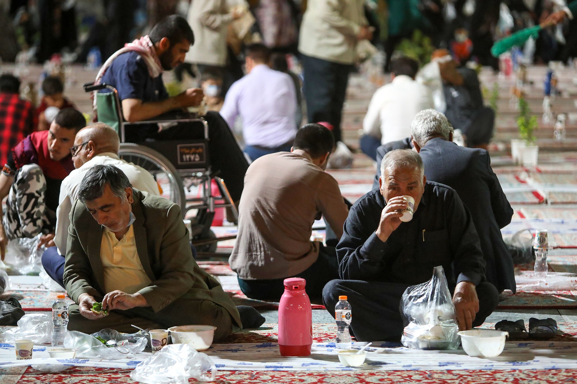 افطار را میهمان امام مهربانی ها باشید