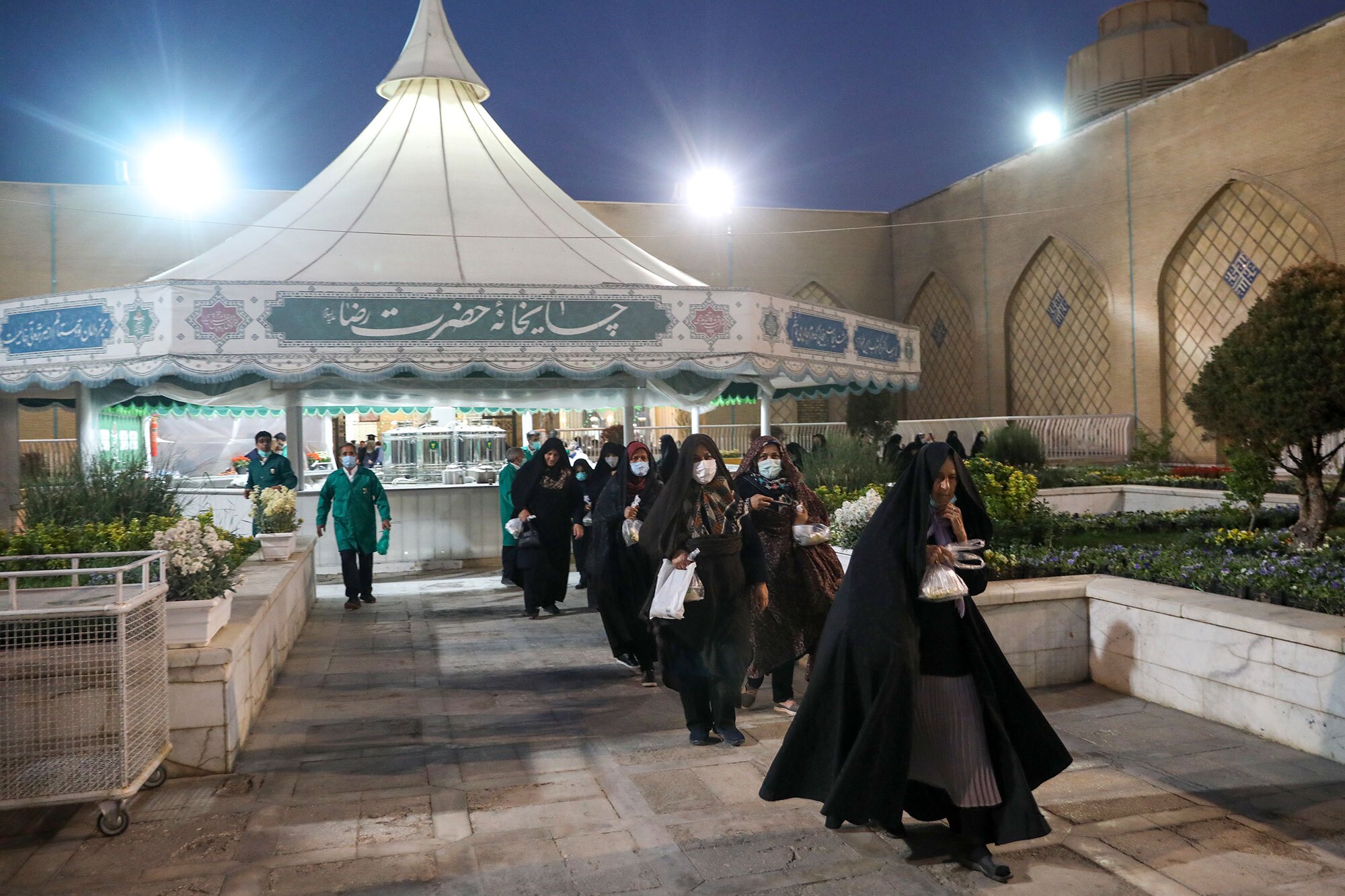 افطار را میهمان امام مهربانی ها باشید
