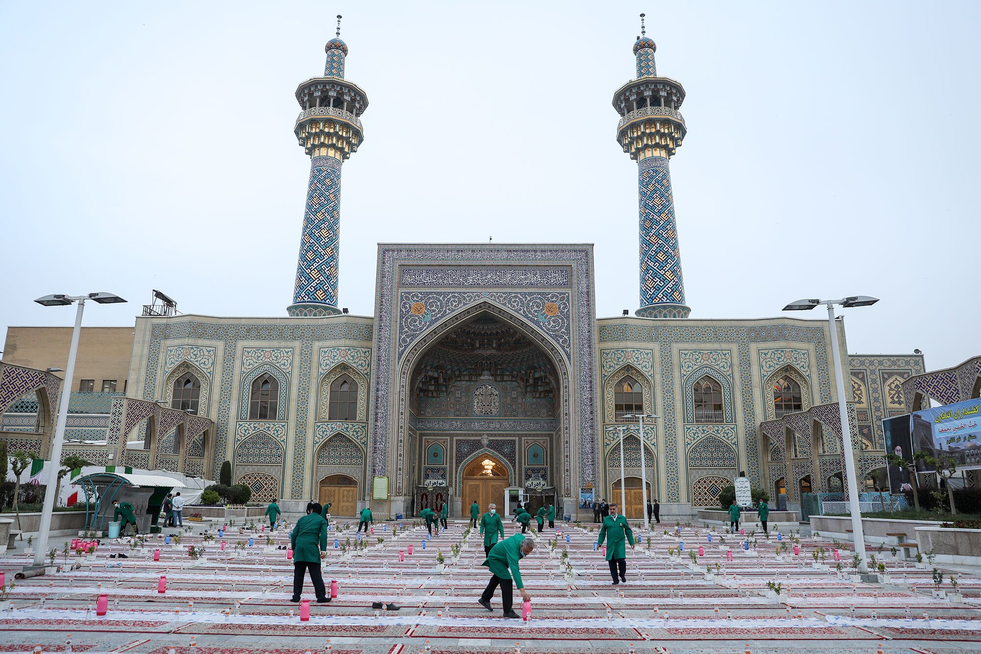 افطار را میهمان امام مهربانی ها باشید