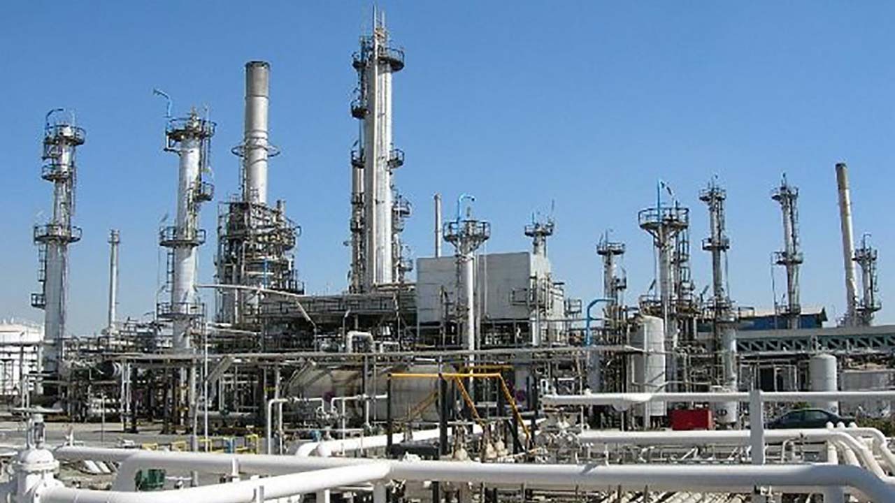 سهم پایین اشتغال نیرو‌های بومی در صنایع هرمزگان